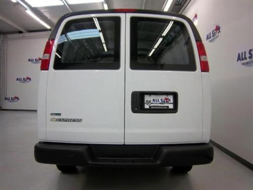 Chevrolet Express 2010 photo 3