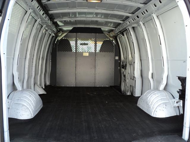 Chevrolet Express 2010 photo 3