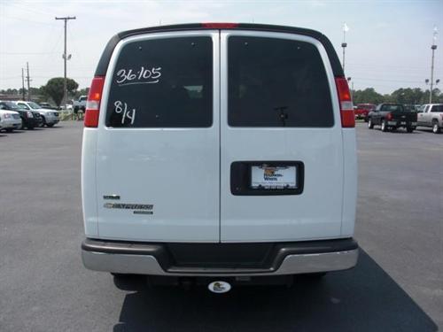 Chevrolet Express 2010 photo 2