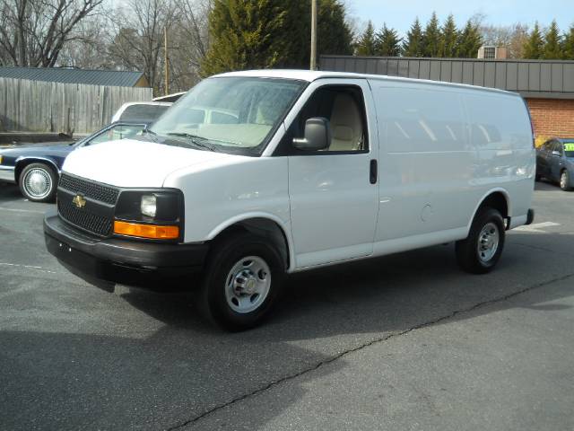 Chevrolet Express 4WD 4-door Tech/entertainment Pkg Passenger Van