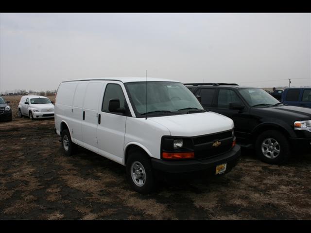 Chevrolet Express 2010 photo 1