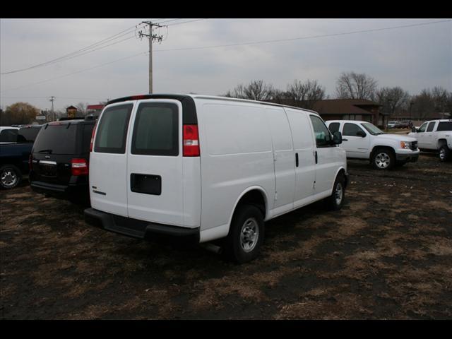 Chevrolet Express 2010 photo 3