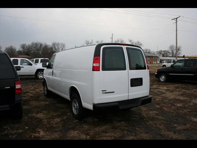 Chevrolet Express 2010 photo 4