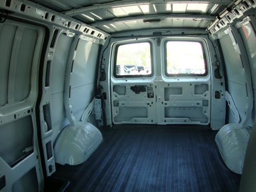 Chevrolet Express 2010 photo 1