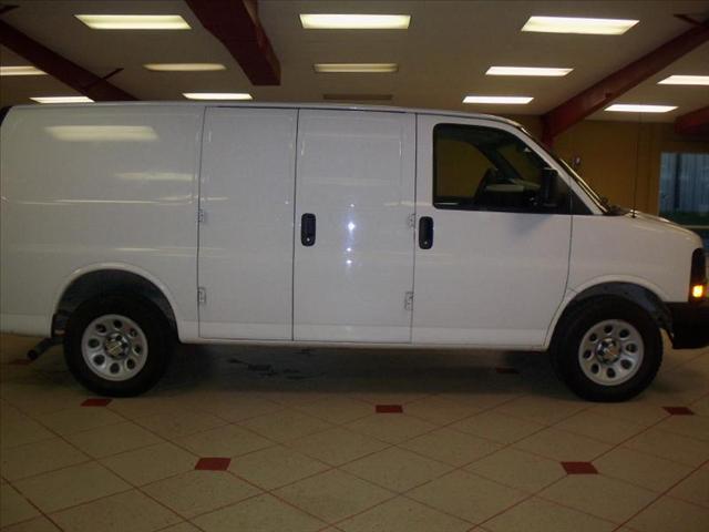 Chevrolet Express 2010 photo 3