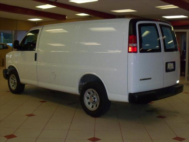 Chevrolet Express 2010 photo 1