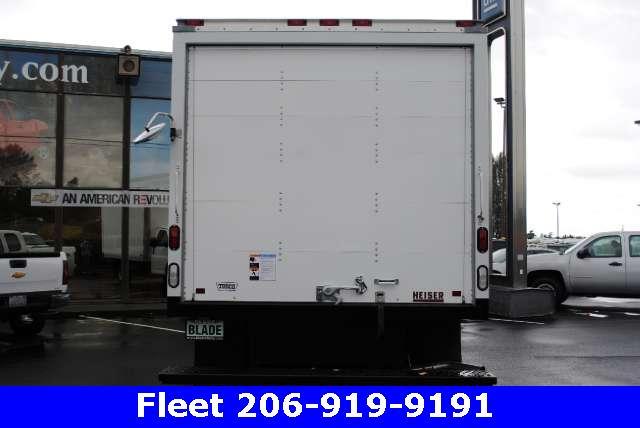 Chevrolet Express 2010 photo 3