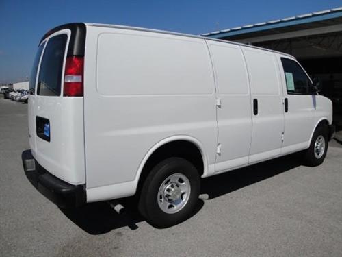 Chevrolet Express 2010 photo 2