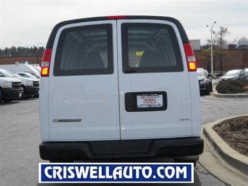 Chevrolet Express 2010 photo 3