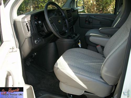 Chevrolet Express 2010 photo 3