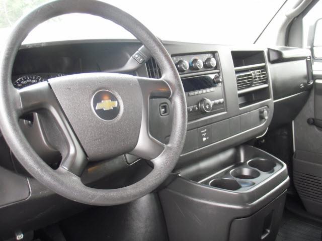 Chevrolet Express 2010 photo 3