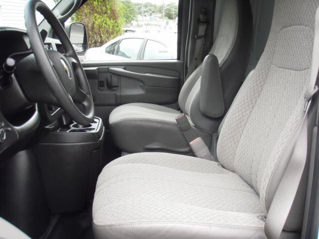 Chevrolet Express 2010 photo 4