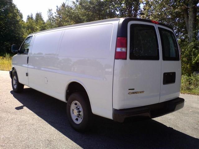 Chevrolet Express 2010 photo 3
