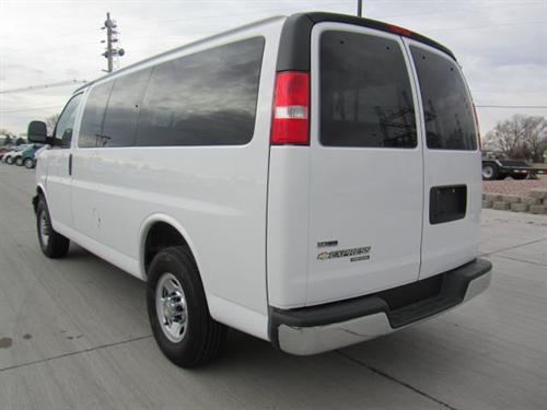 Chevrolet Express 2010 photo 2