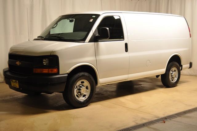 Chevrolet Express 2010 photo 1