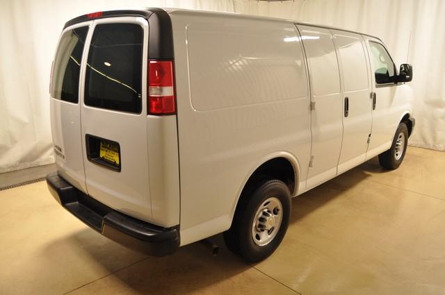 Chevrolet Express 2010 photo 4