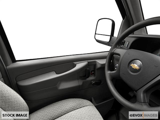 Chevrolet Express 2010 photo 2