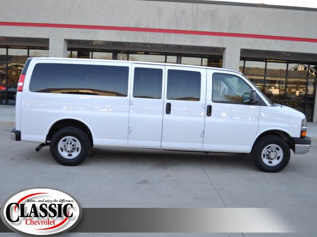 Chevrolet Express 1500 4D Sport Utility Passenger Van
