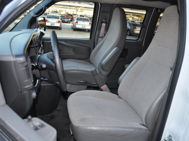 Chevrolet Express 2010 photo 4