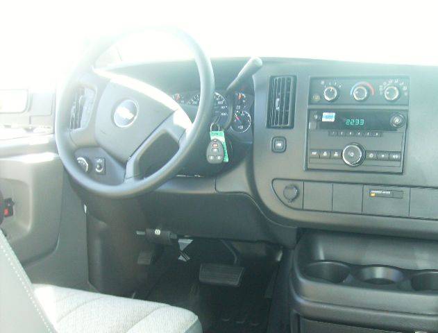 Chevrolet Express 2010 photo 1
