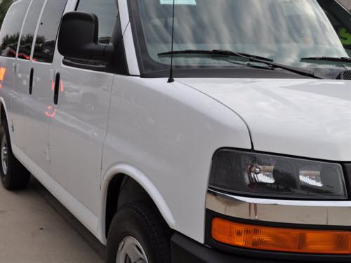 Chevrolet Express 2010 photo 2