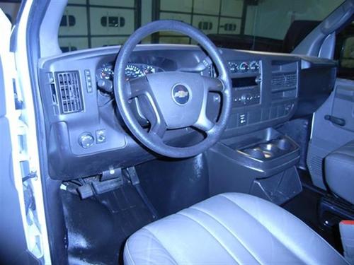 Chevrolet Express 2010 photo 3