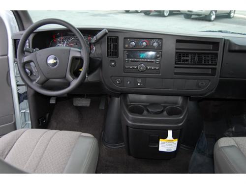 Chevrolet Express 2010 photo 1