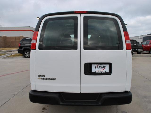 Chevrolet Express 2010 photo 3