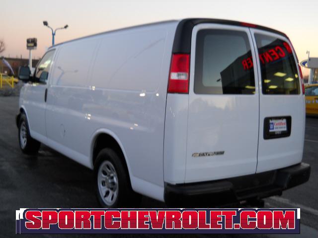 Chevrolet Express 2010 photo 3