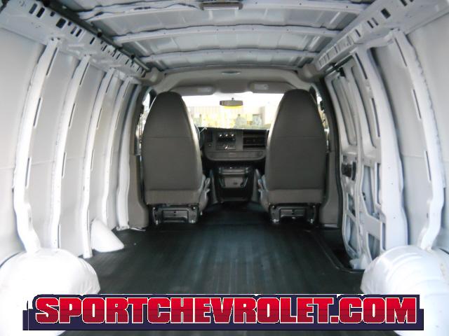Chevrolet Express 2010 photo 1