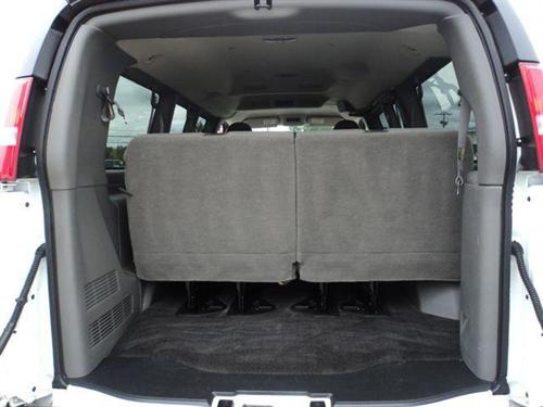 Chevrolet Express 2010 photo 2