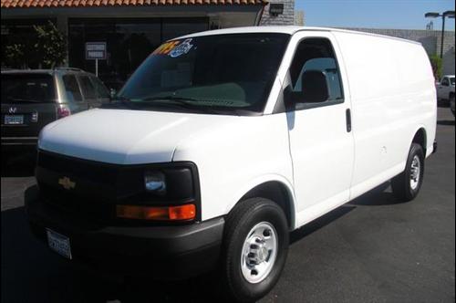 Chevrolet Express 2010 photo 3