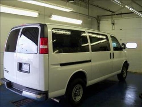 Chevrolet Express 2010 photo 3