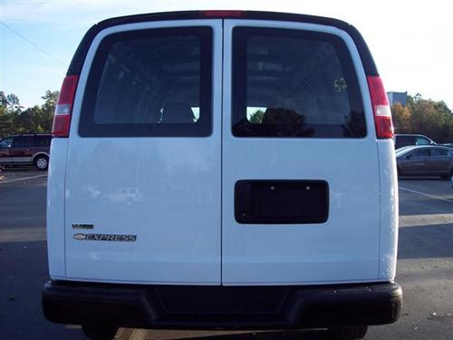Chevrolet Express 2010 photo 3
