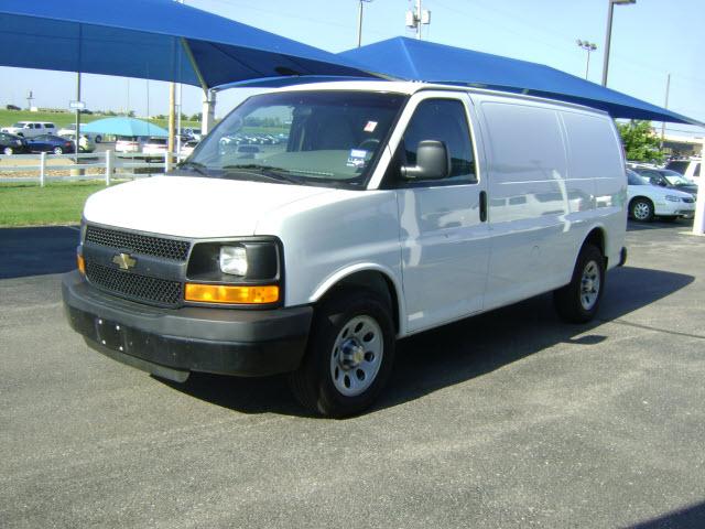 Chevrolet Express 2010 photo 1