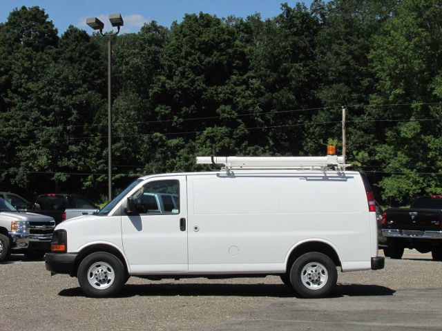 Chevrolet Express 2011 photo 3