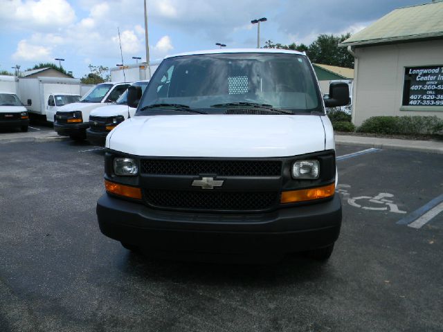 Chevrolet Express 2011 photo 3