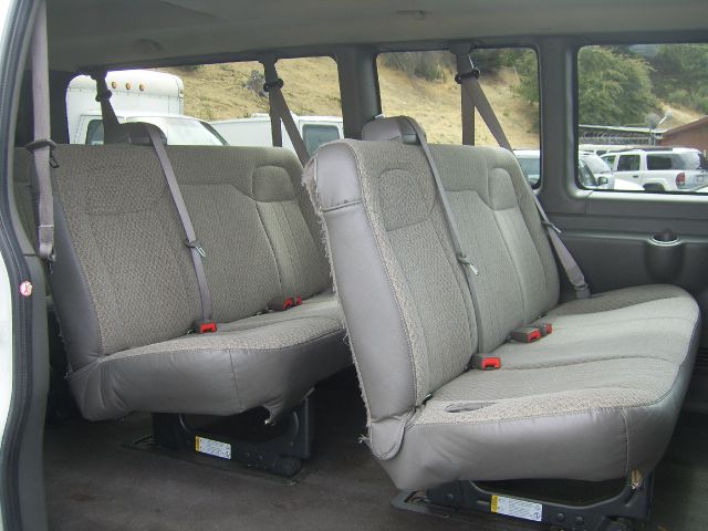 Chevrolet Express 2011 photo 8