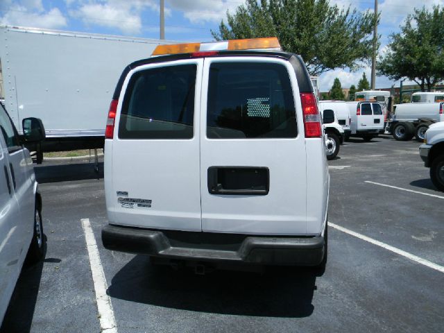 Chevrolet Express 2011 photo 1