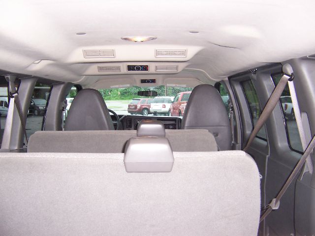 Chevrolet Express 750li 4dr Sdn Sedan Passenger Van