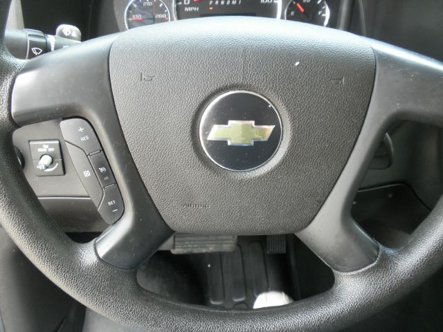 Chevrolet Express 2011 photo 8