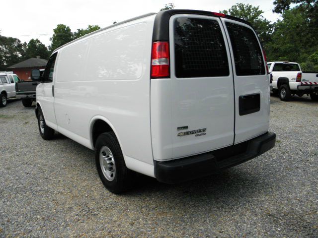 Chevrolet Express 2011 photo 1