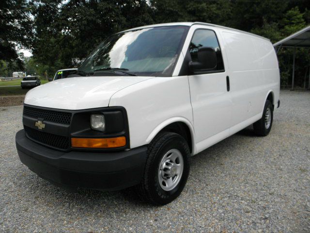 Chevrolet Express 2011 photo 3