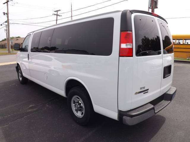Chevrolet Express 2012 photo 2