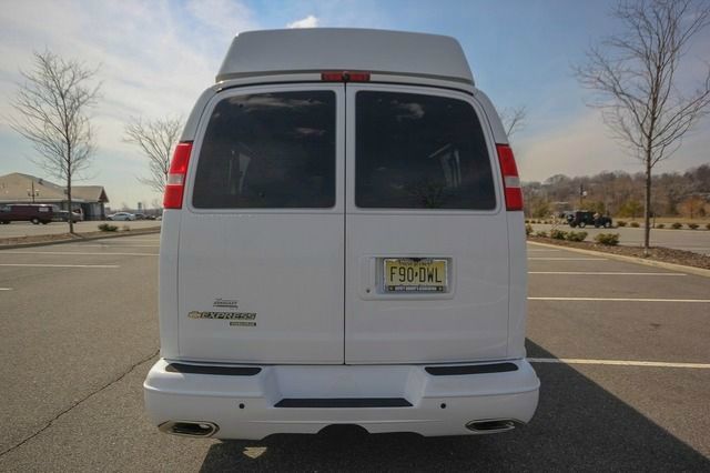 Chevrolet Express 2012 photo 1