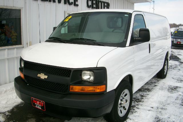 Chevrolet Express 2012 photo 1