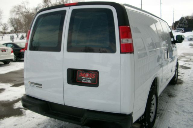 Chevrolet Express 2012 photo 3
