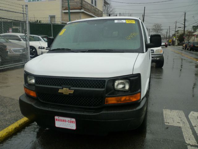 Chevrolet Express 2012 photo 1