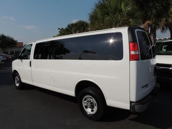 Chevrolet Express 2012 photo 2