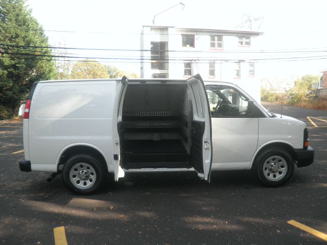 Chevrolet Express 2012 photo 1